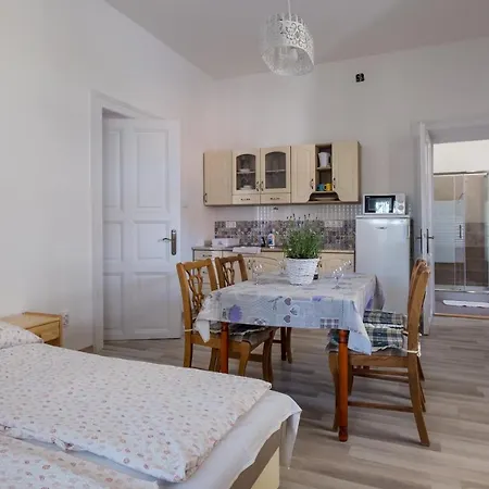 Anzabel Apartment *
